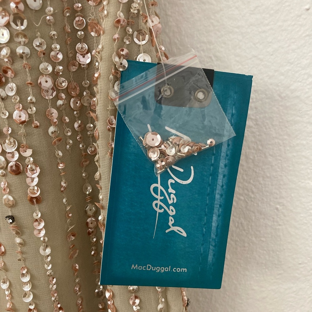 NWT Mac Duggal 93604 Sequin Sleeveless Evening Gown in Gold Size 10 - Picture 7 of 11